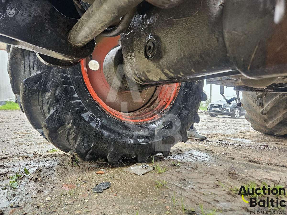 Claas Axion 830, тракторы