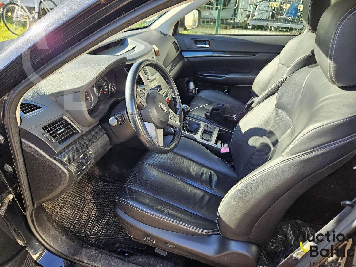Subaru Legacy - 8