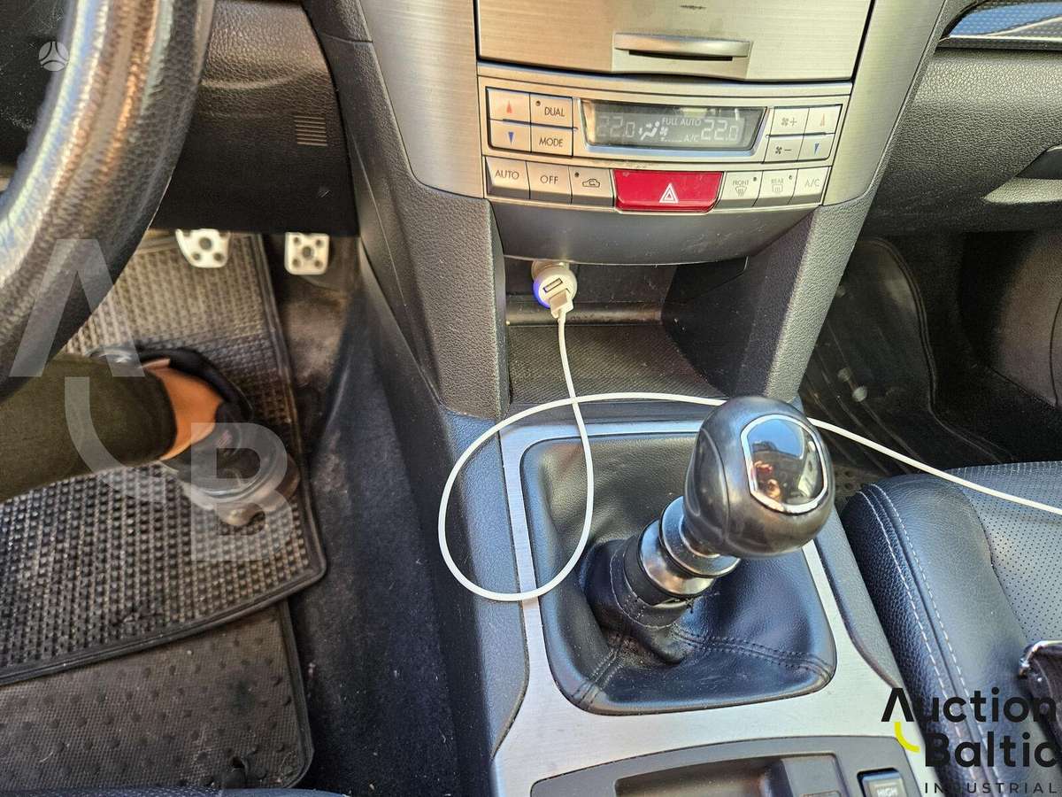 Subaru Legacy - 11