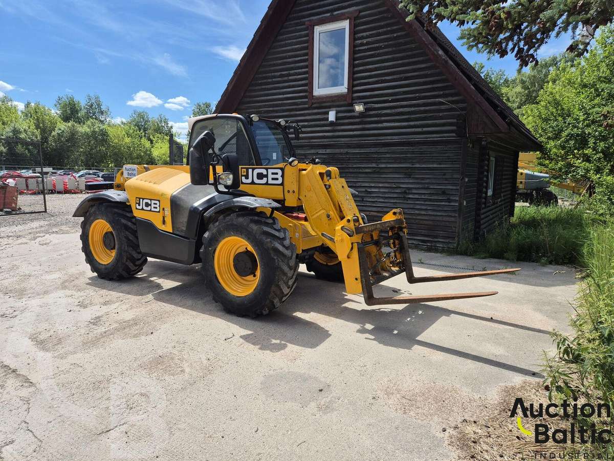 JCB 541-70, вилочные погрузчики