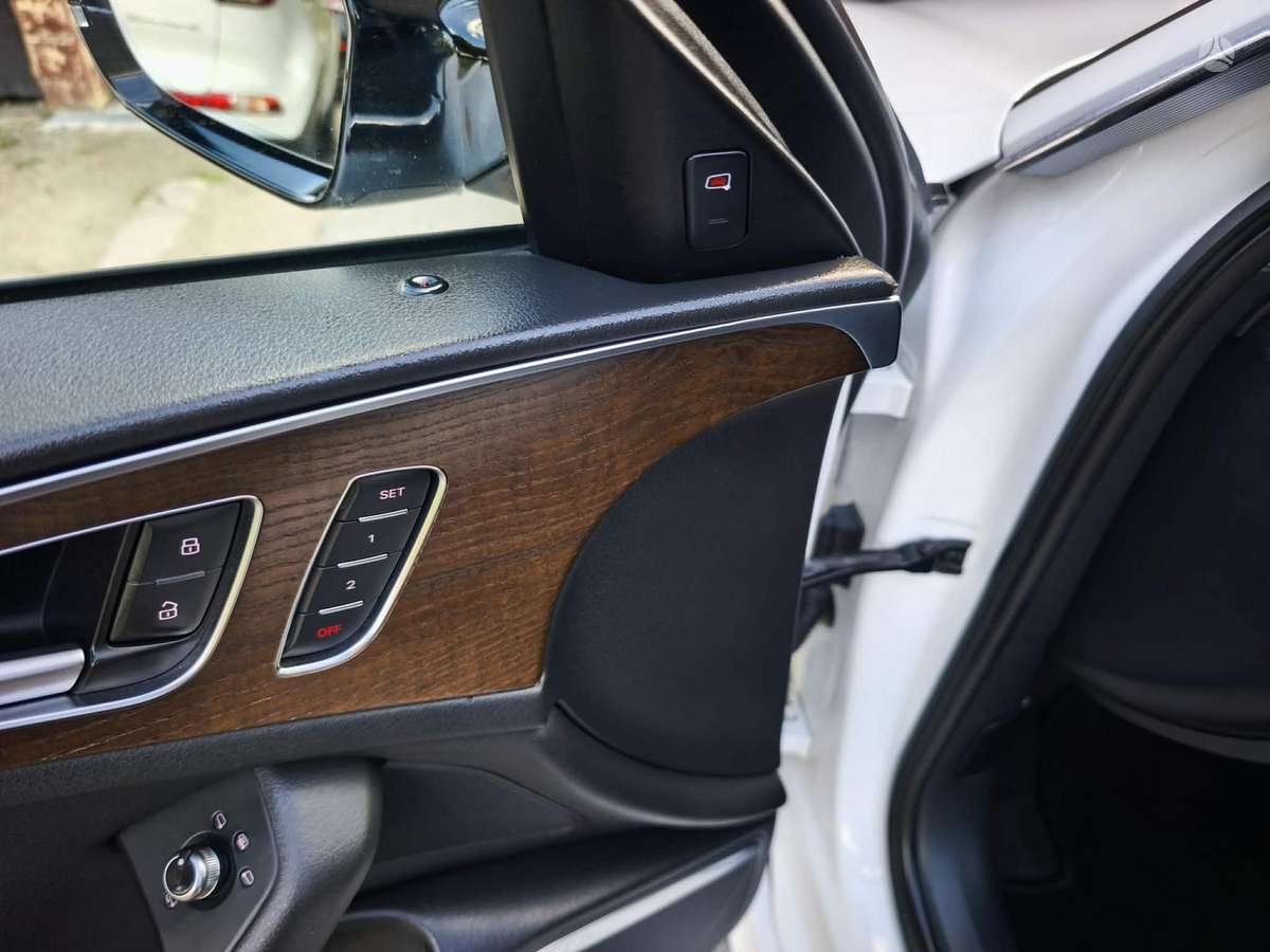 Audi A6, 3.0 l., Седан