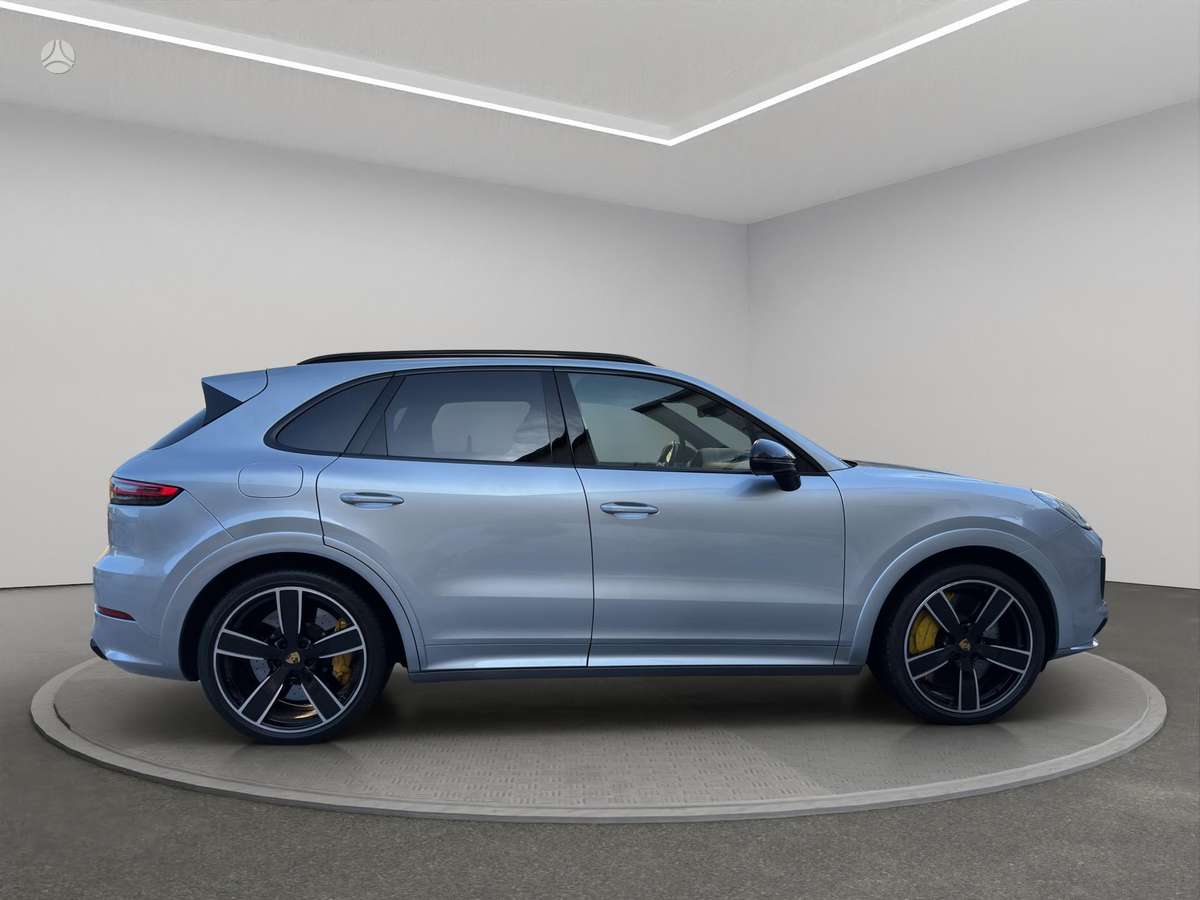 Porsche Cayenne - 5