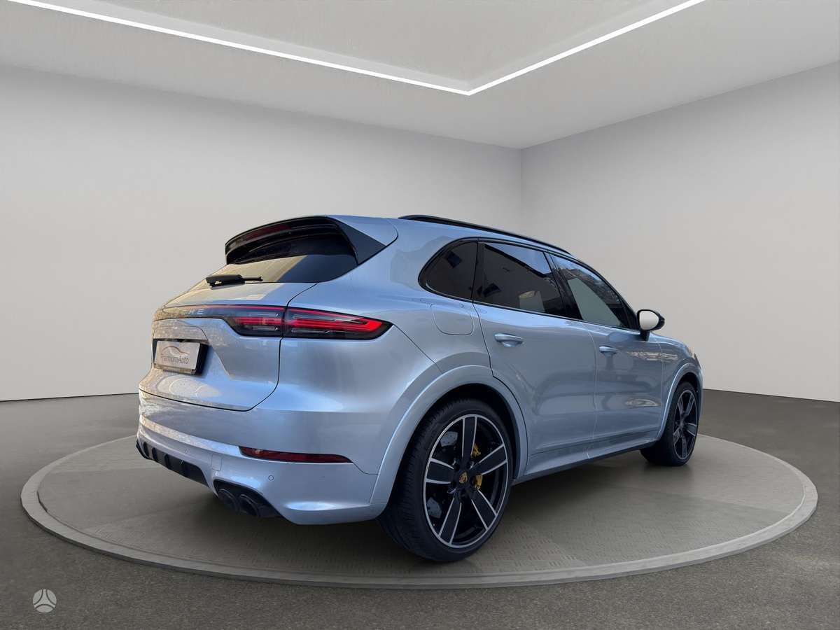 Porsche Cayenne - 6