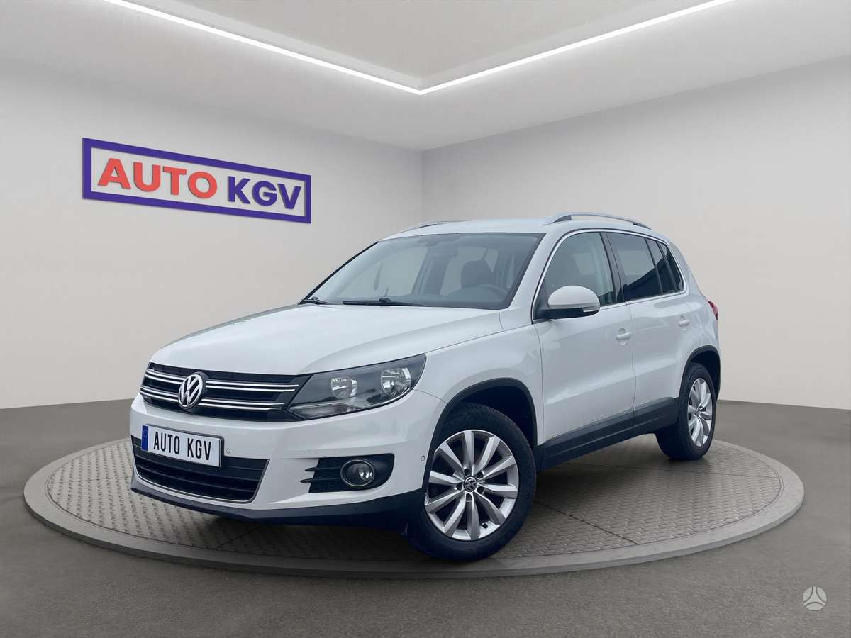 Volkswagen Tiguan - 1