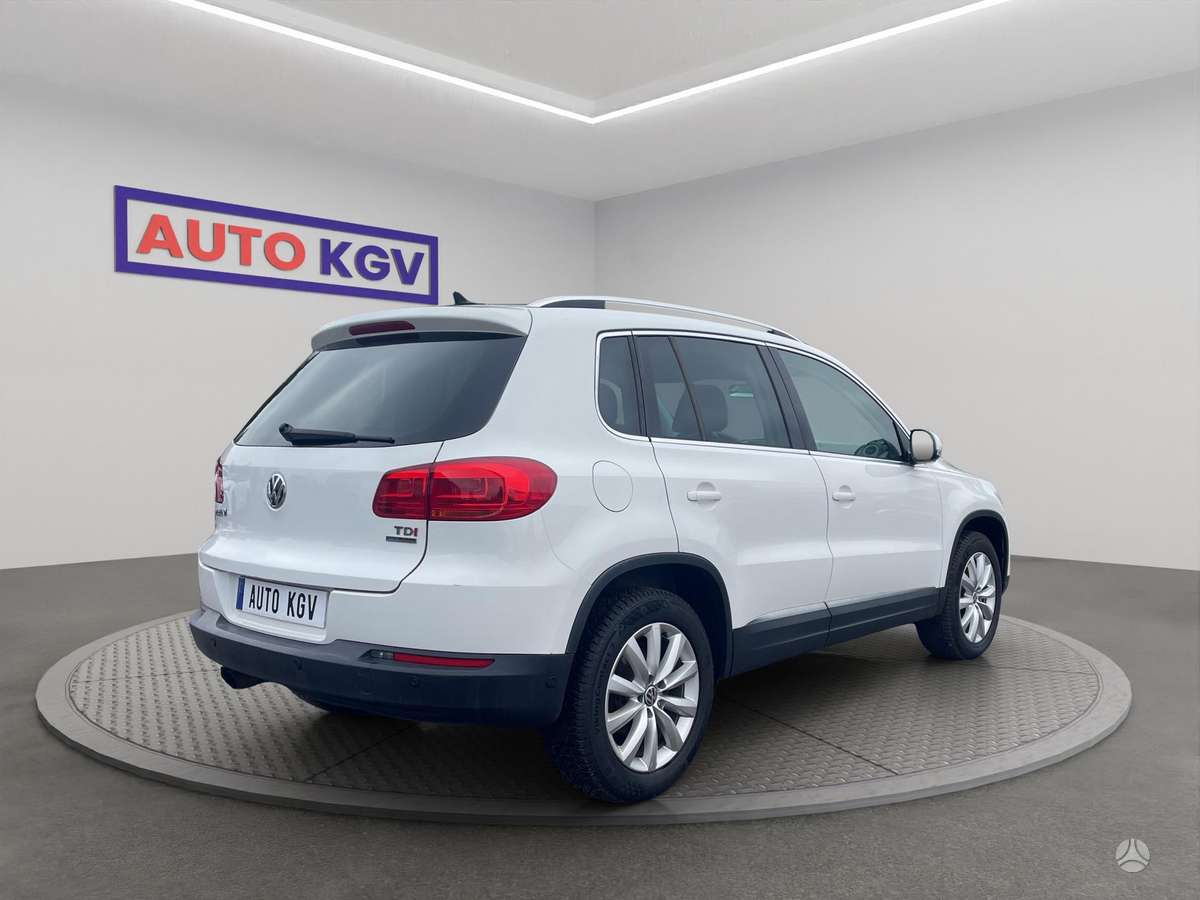 Volkswagen Tiguan - 5