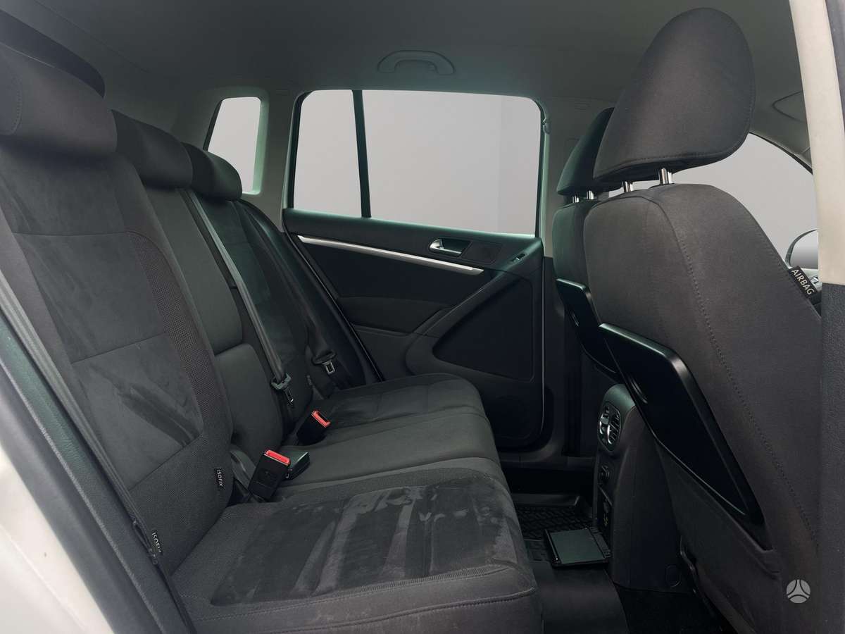 Volkswagen Tiguan - 9