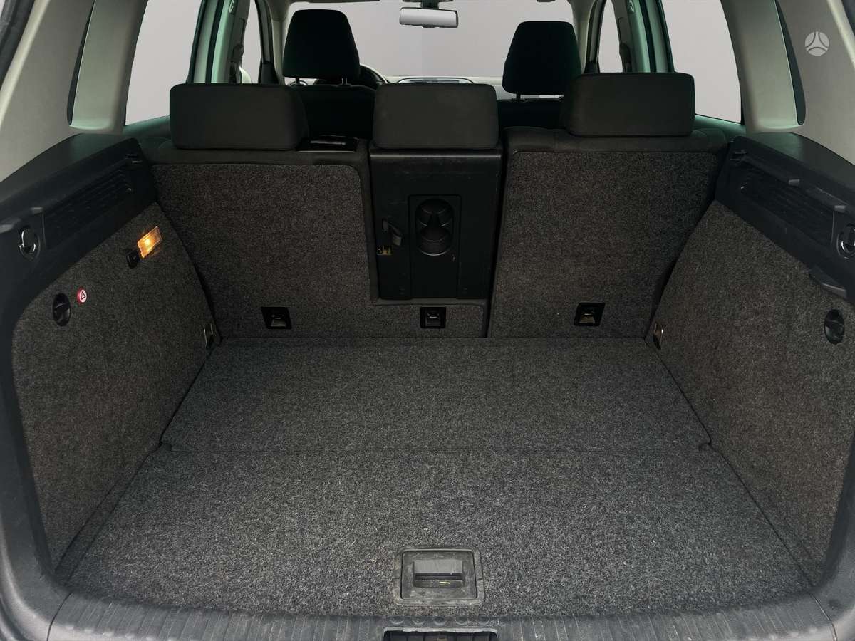 Volkswagen Tiguan - 10