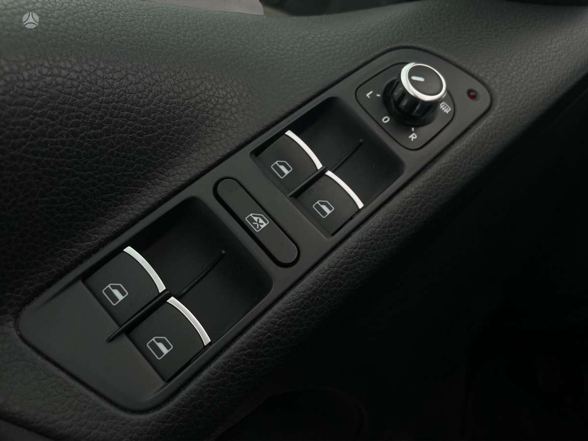 Volkswagen Tiguan - 12