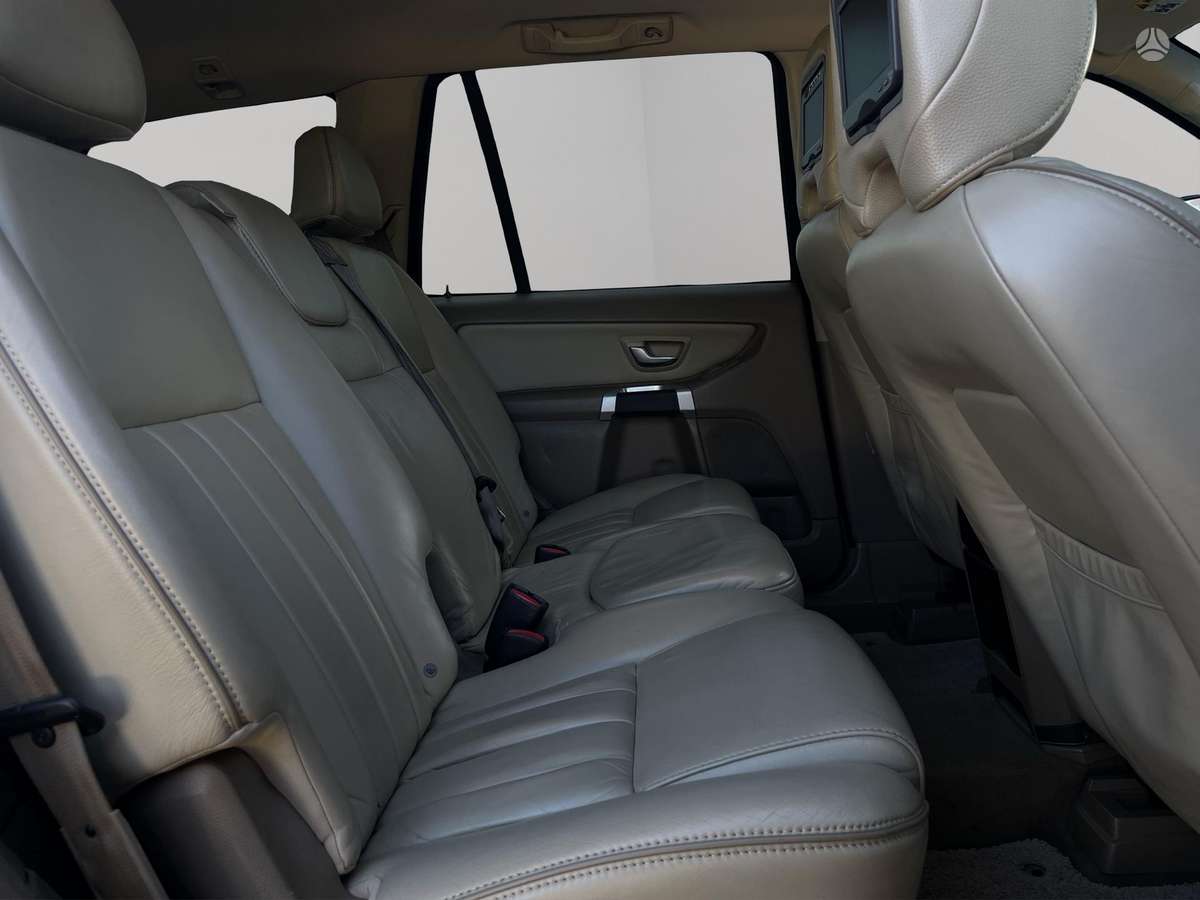 Volvo XC90 - 8