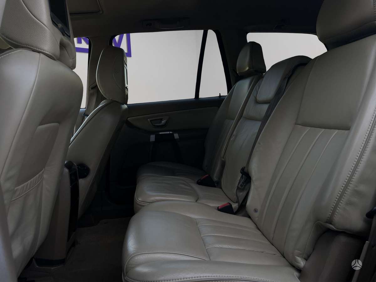 Volvo XC90 - 10