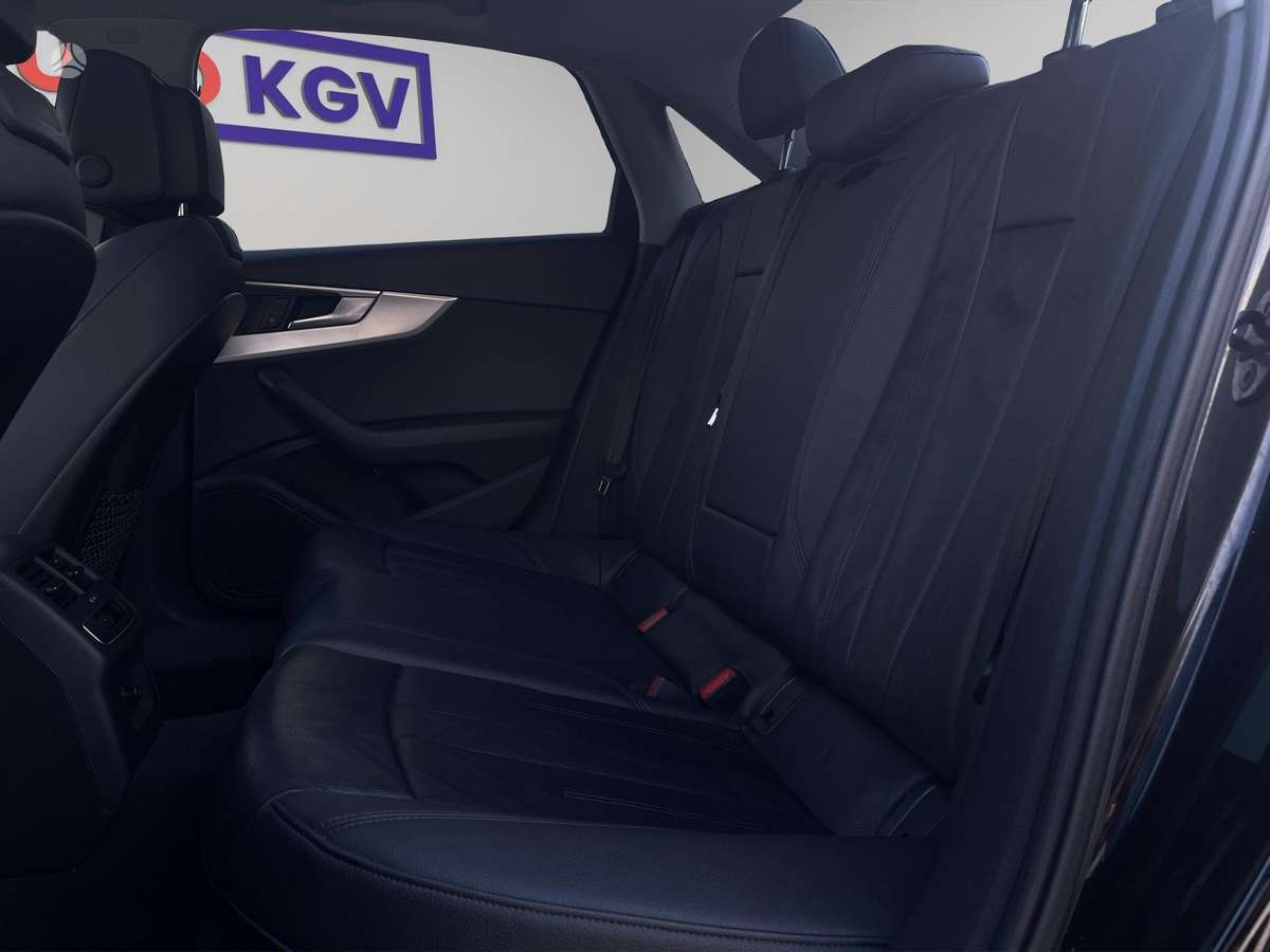 Audi A4, 2.0 l., Седан