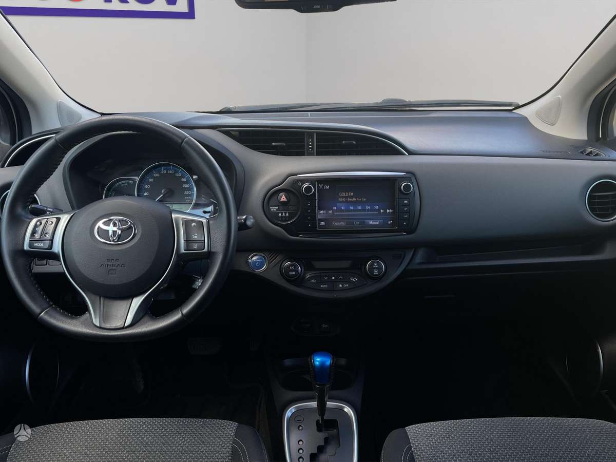 Toyota Yaris - 12
