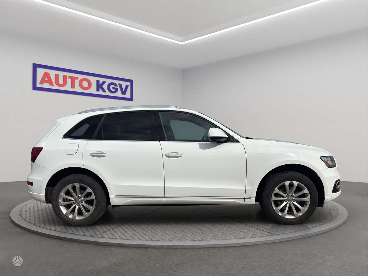 Audi Q5, 2.0 l., off-road / crossover