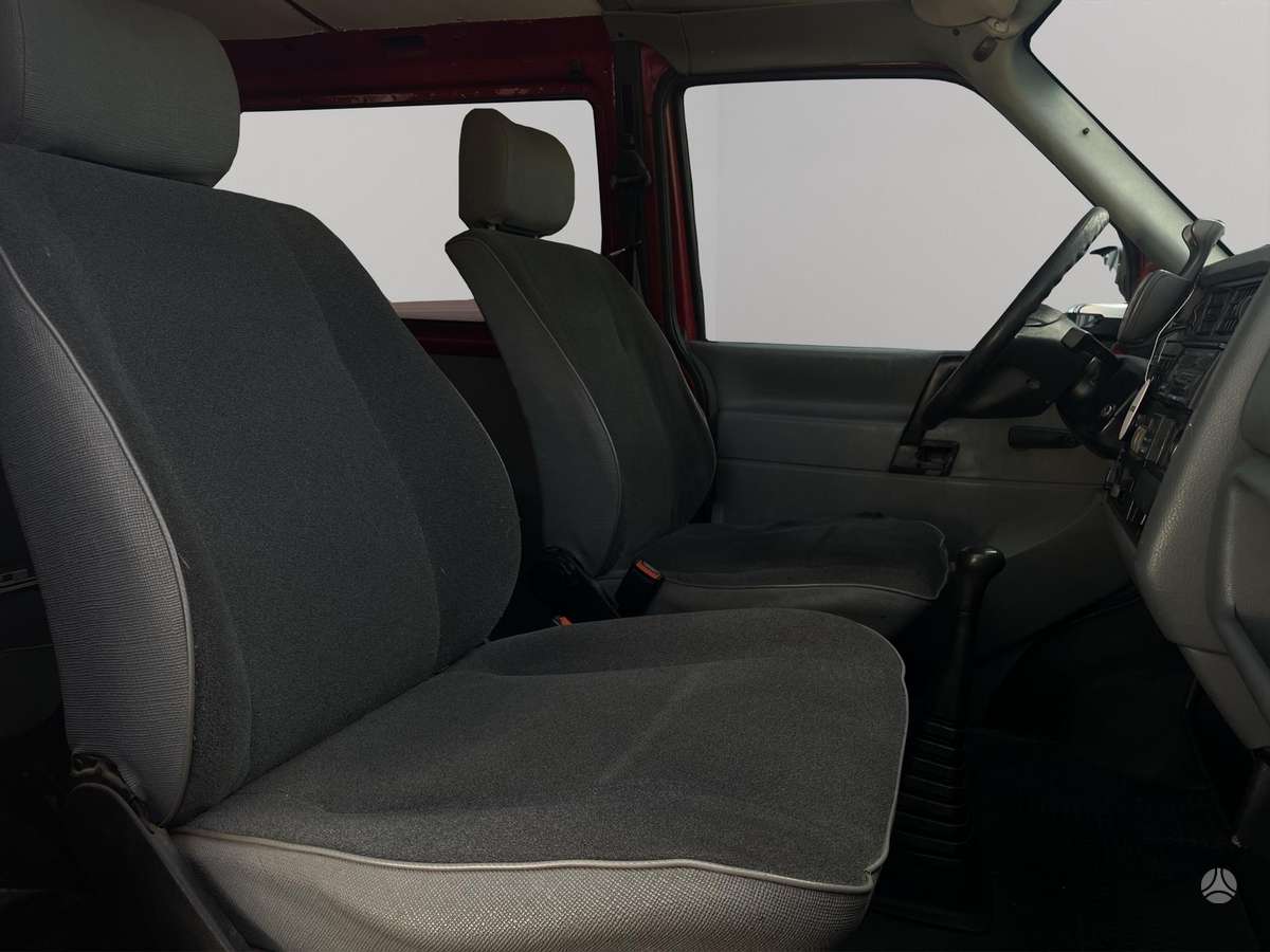 Volkswagen Transporter - 8