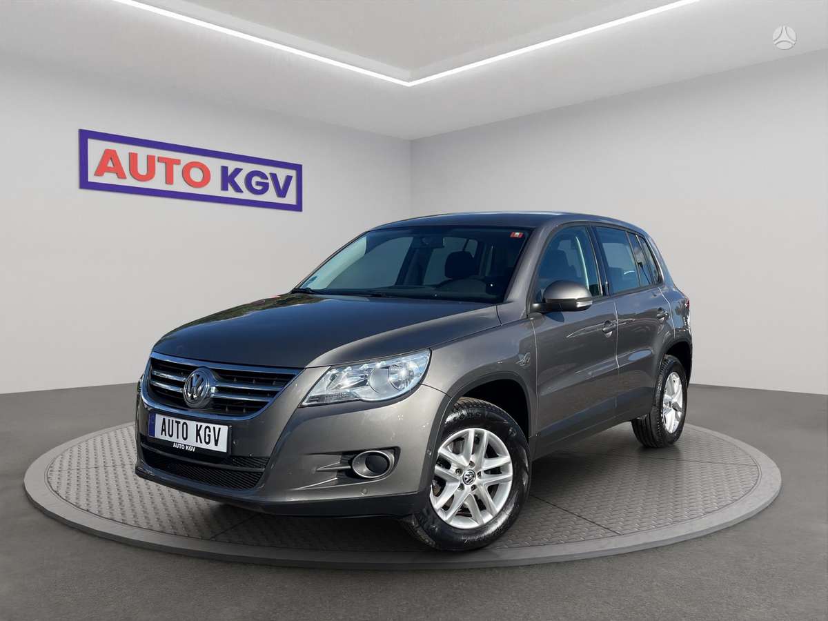 Volkswagen Tiguan - 1