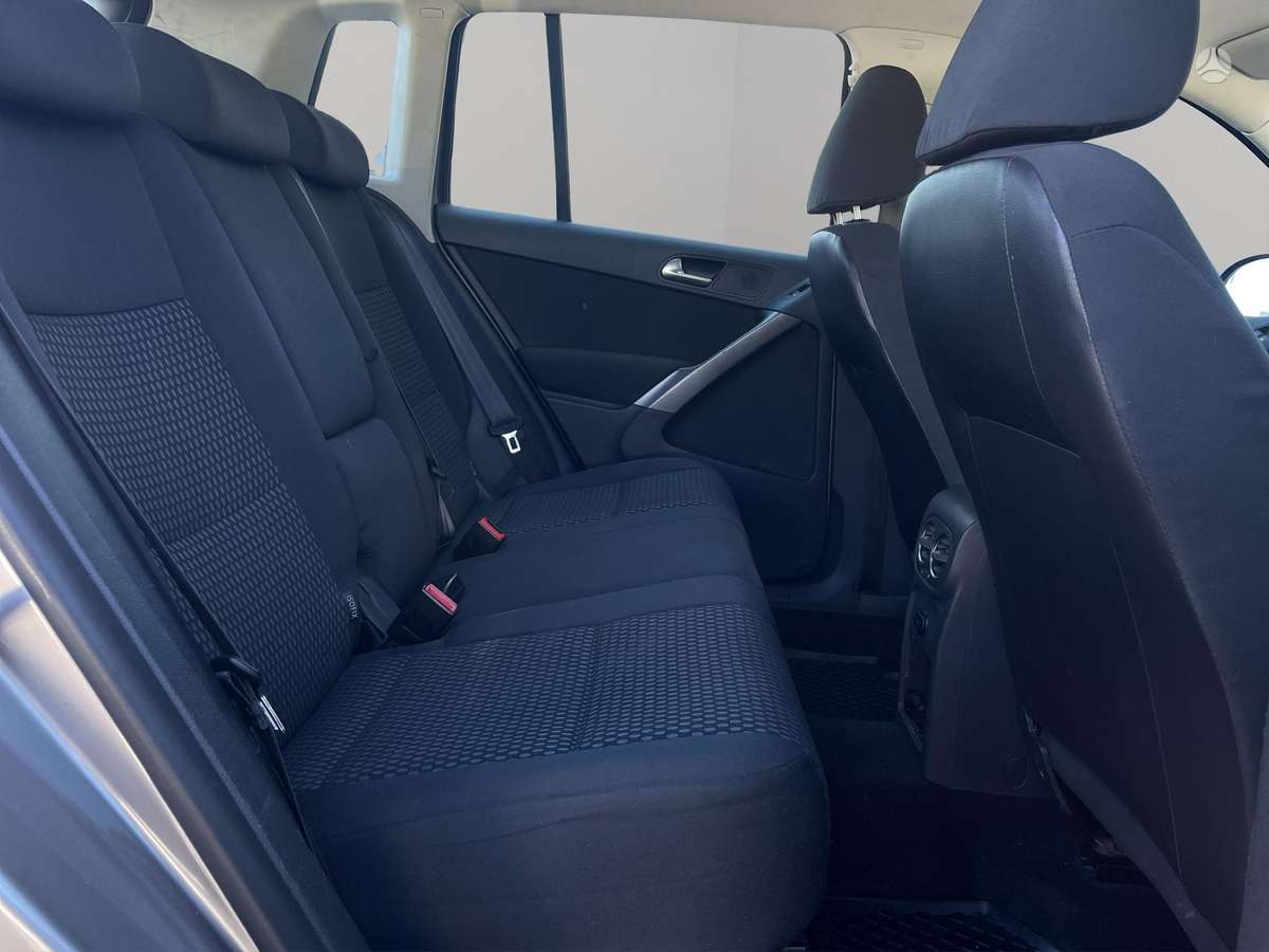 Volkswagen Tiguan - 9