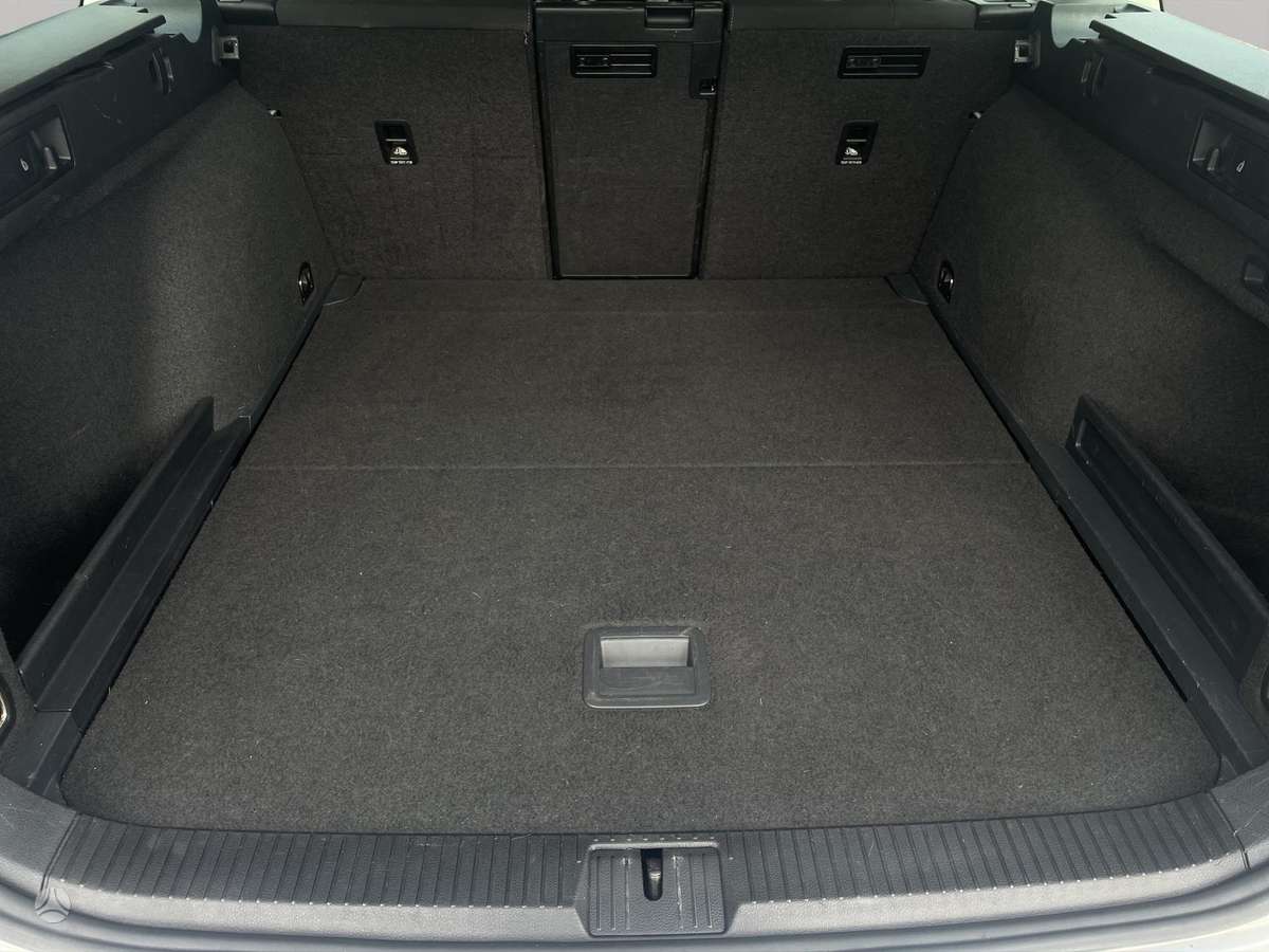 Volkswagen Passat - 9