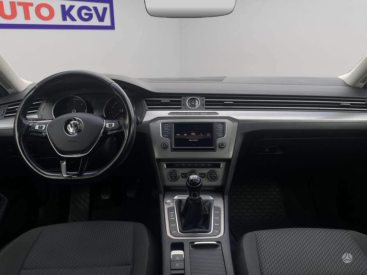 Volkswagen Passat - 10