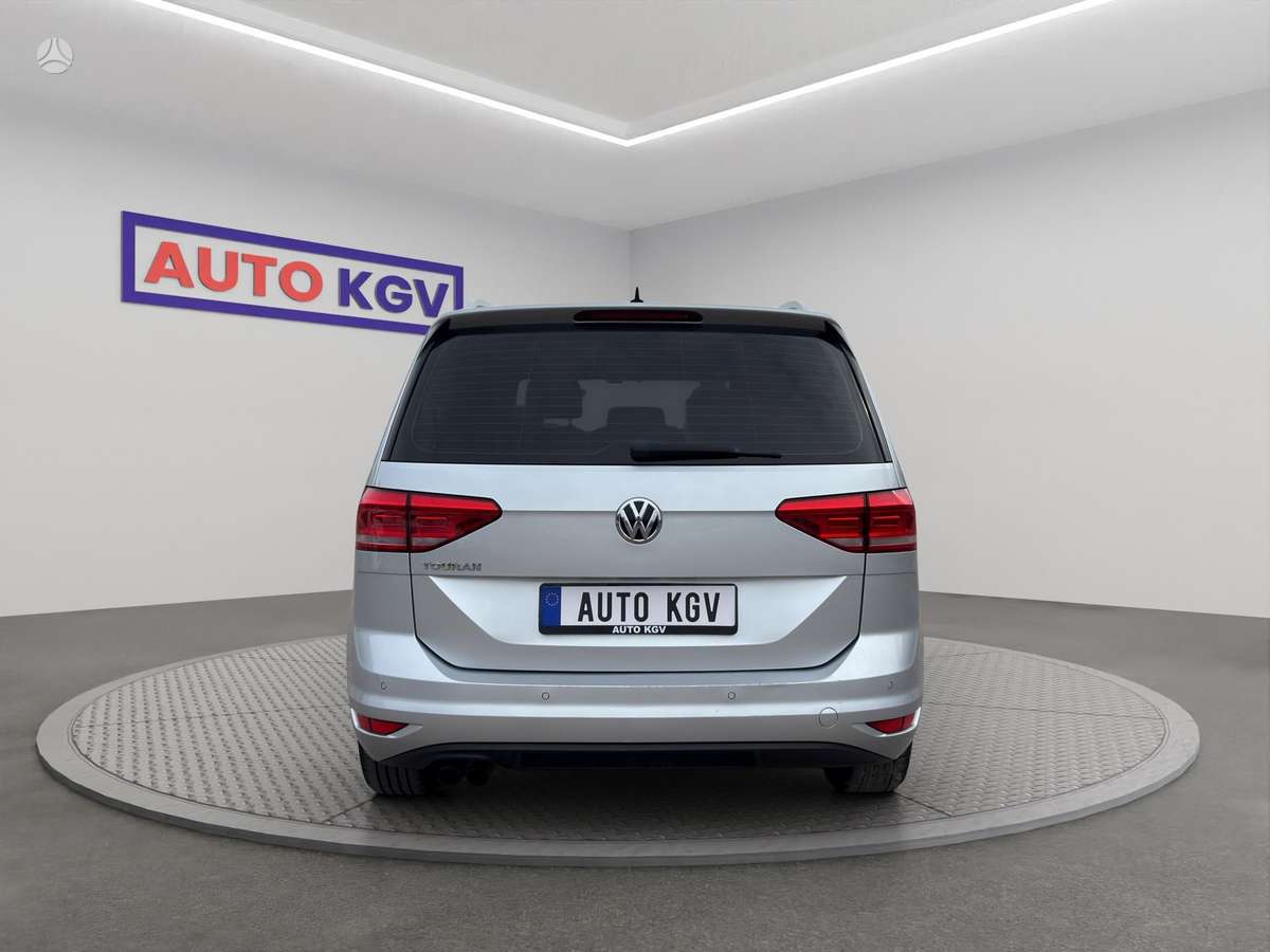 Volkswagen Touran - 4