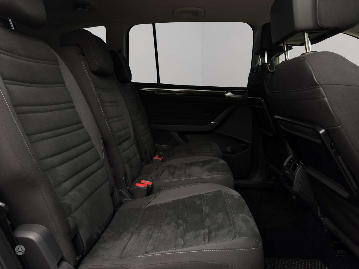 Volkswagen Touran - 9