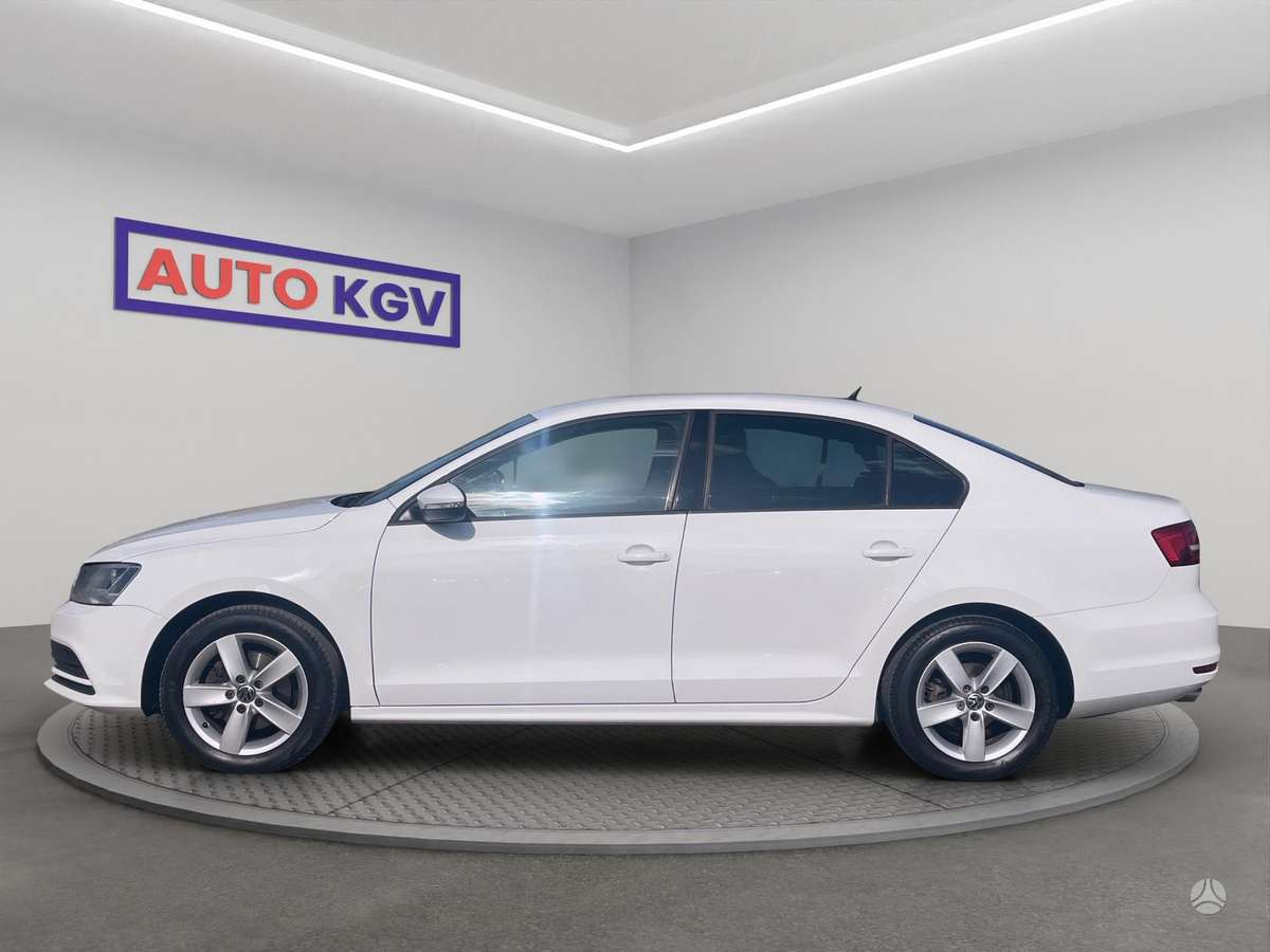 Volkswagen Jetta - 2
