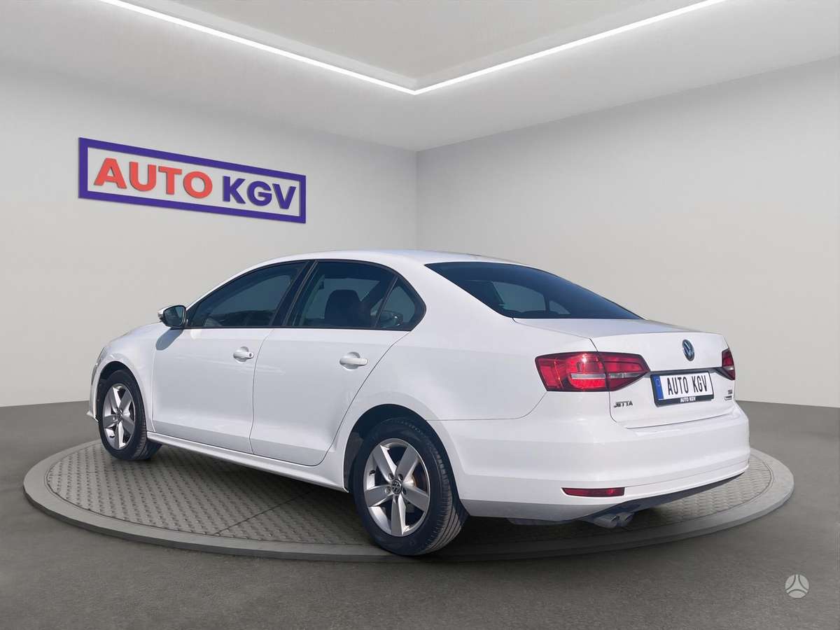 Volkswagen Jetta - 3