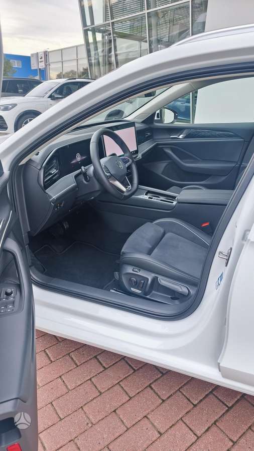 Volkswagen Passat - 12