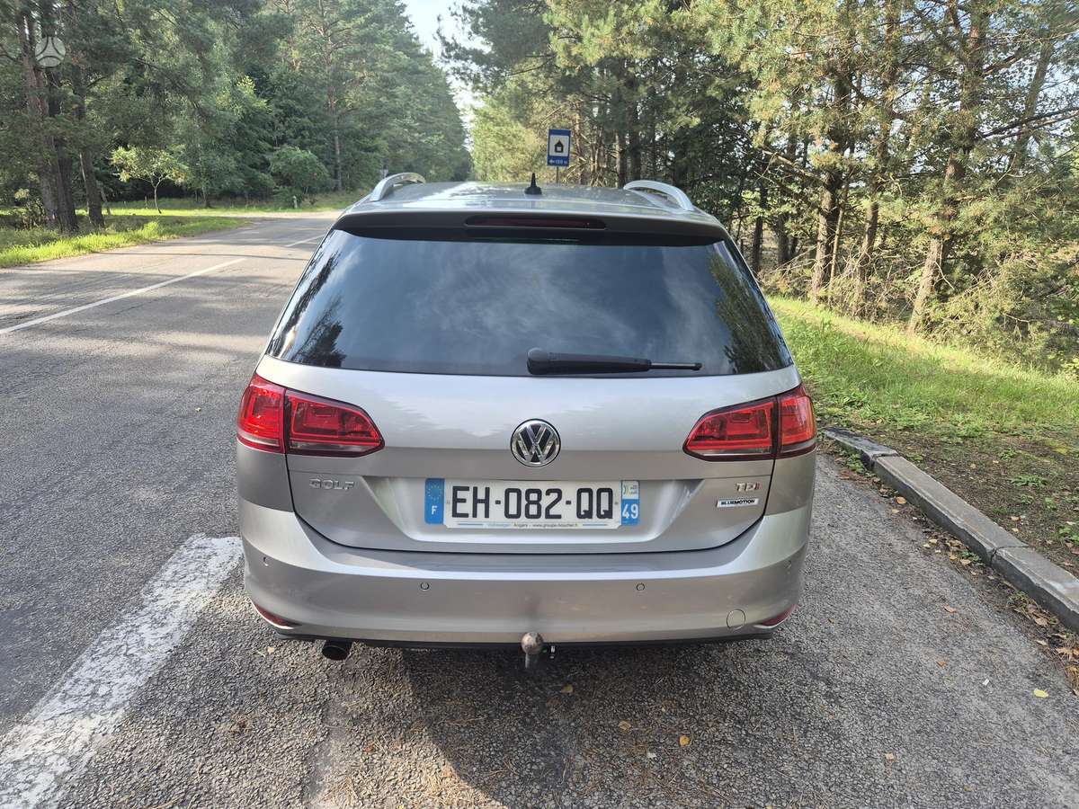Volkswagen Golf - 5