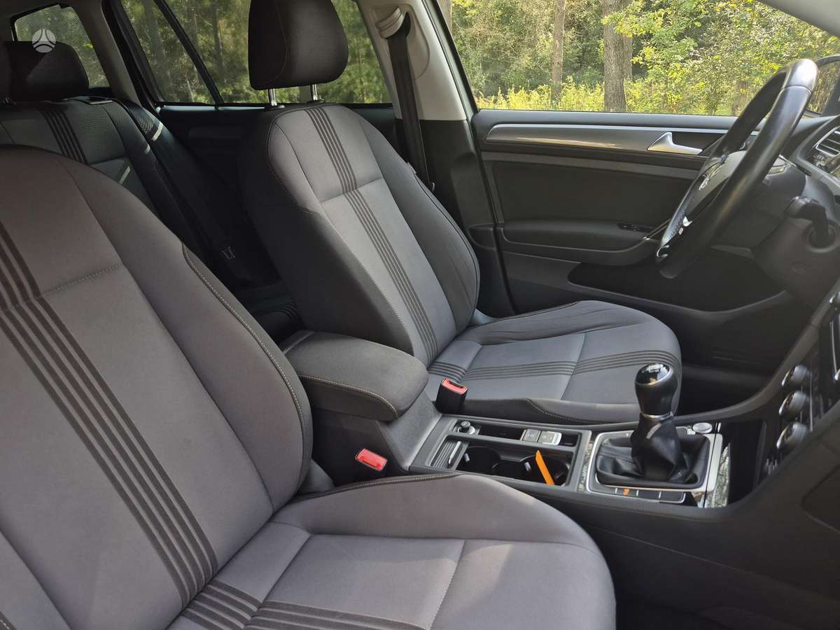 Volkswagen Golf - 9