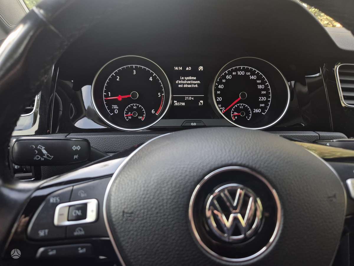 Volkswagen Golf - 12
