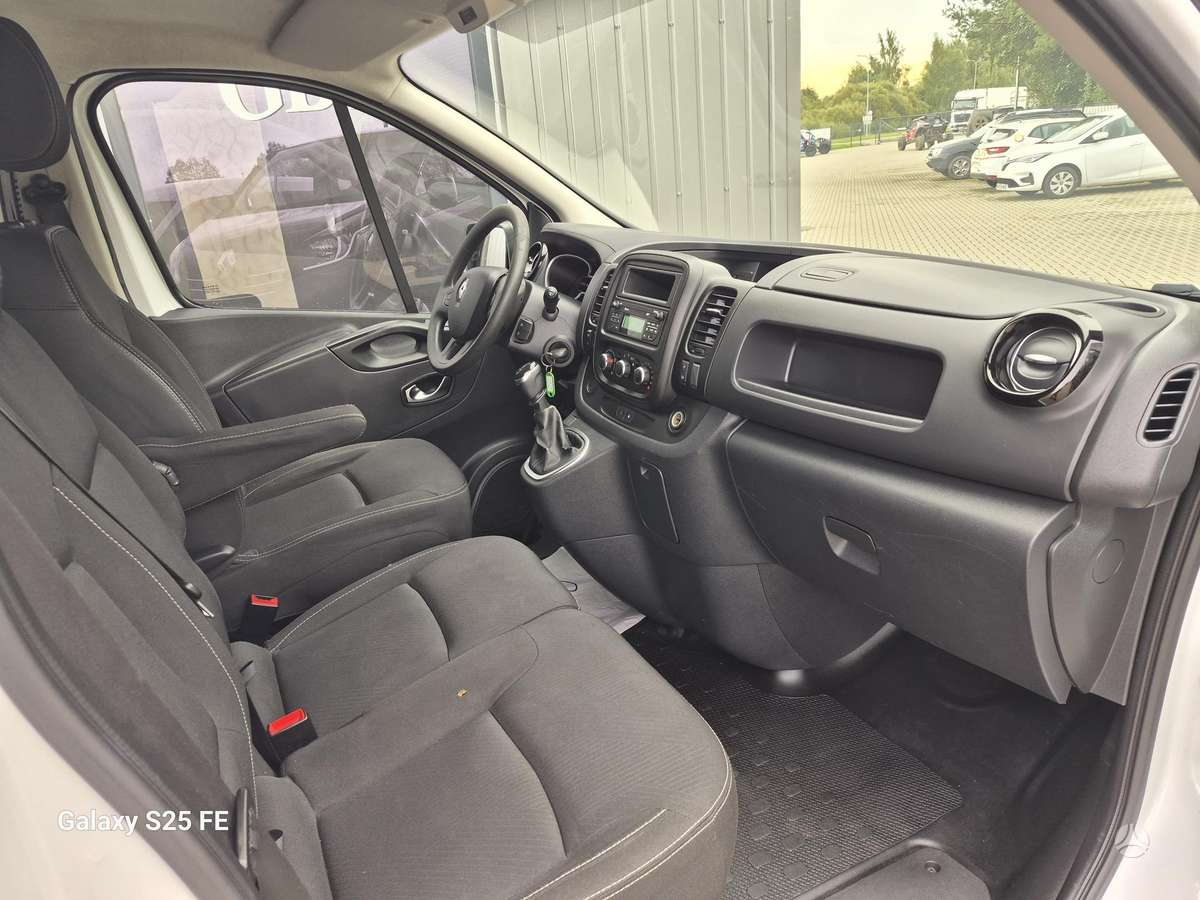 Renault Trafic - 10