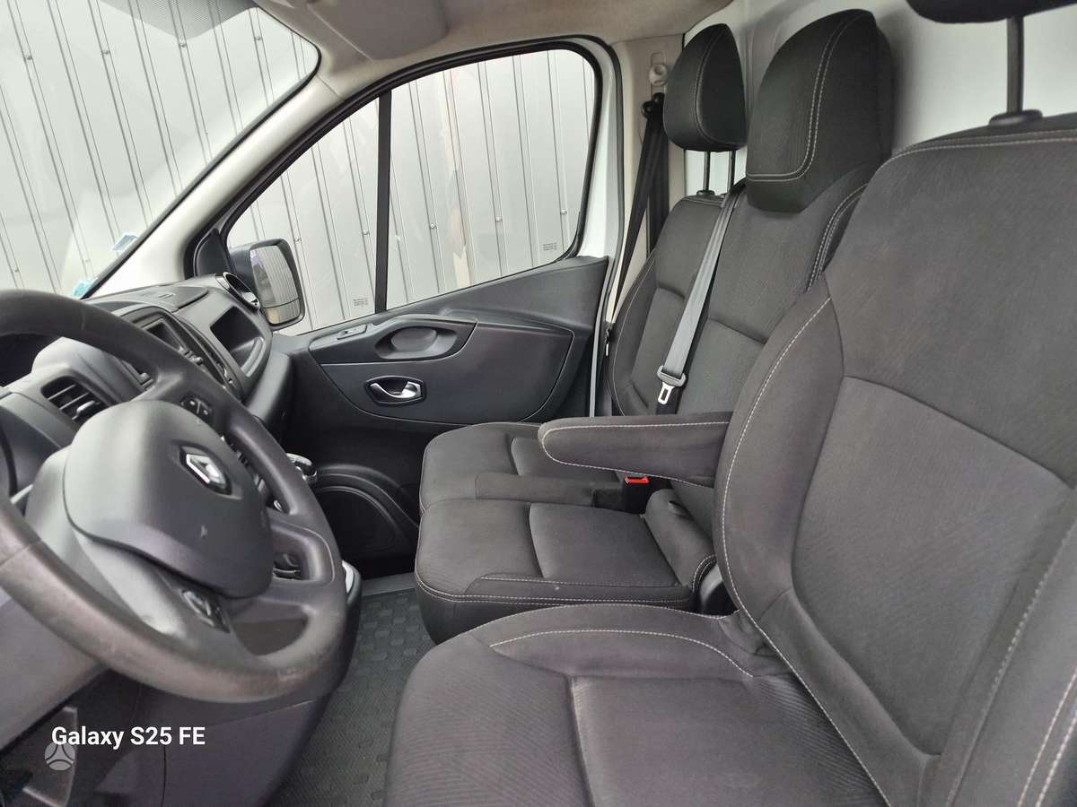 Renault Trafic - 12