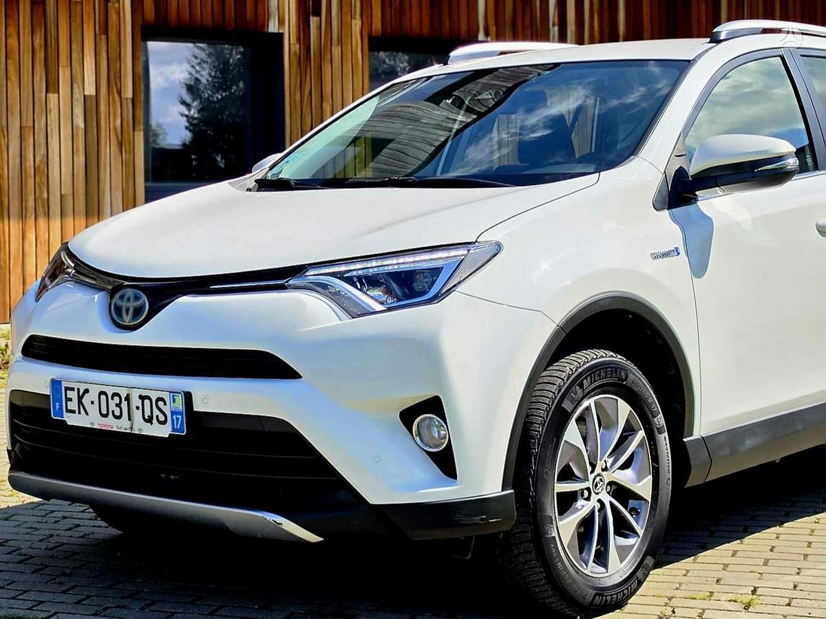 Toyota RAV4 - 10