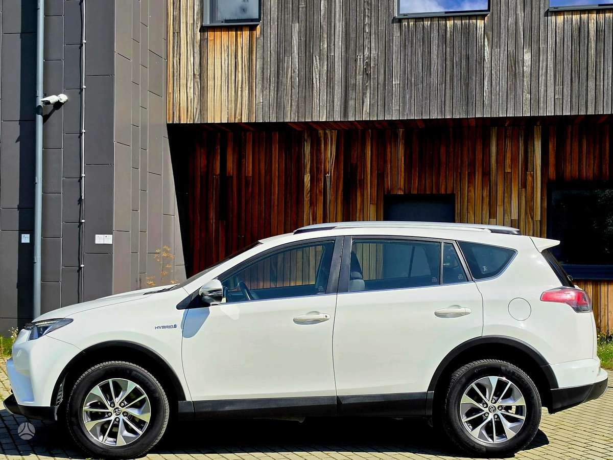 Toyota RAV4 - 8