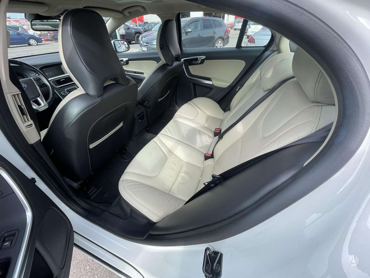 Volvo S60 - 11