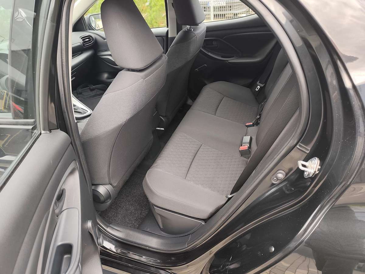 Toyota Yaris - 10