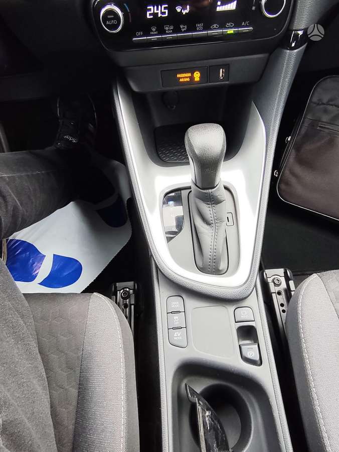 Toyota Yaris - 12
