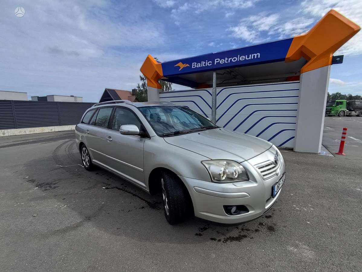 Toyota Avensis - 4