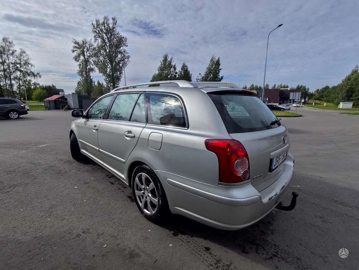 Toyota Avensis - 6