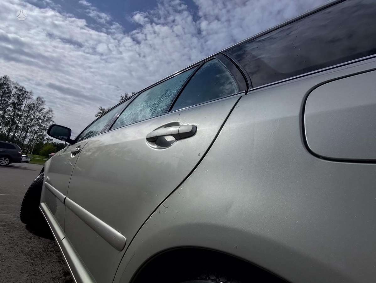 Toyota Avensis - 7