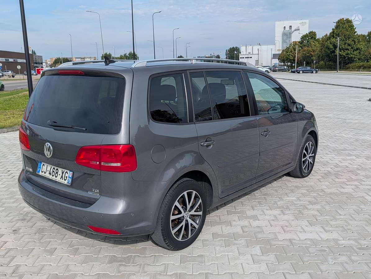 Volkswagen Touran - 3