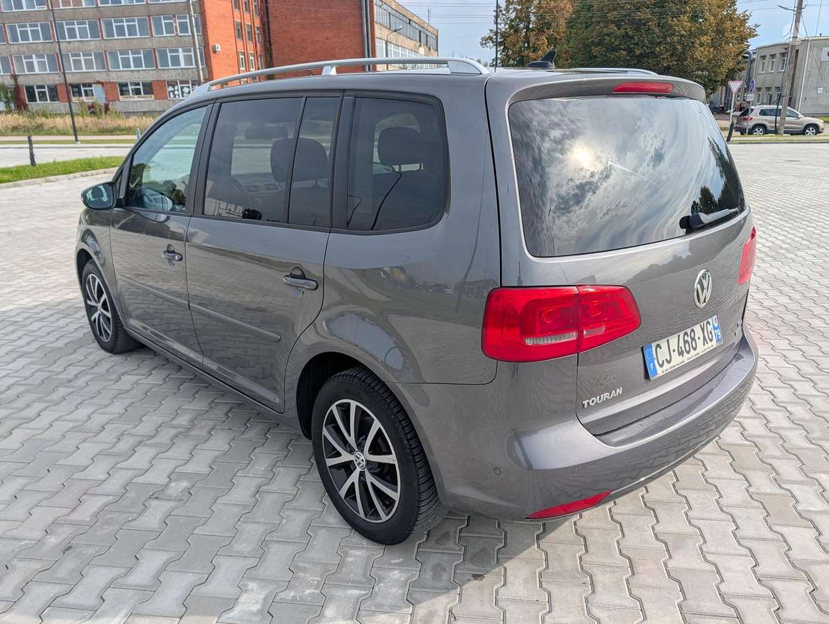 Volkswagen Touran - 5