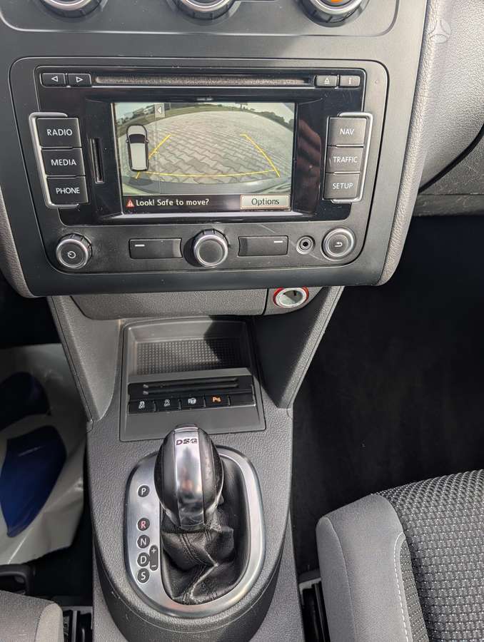 Volkswagen Touran - 11