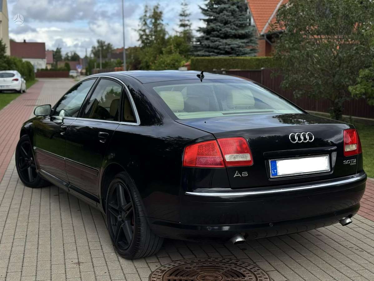 Audi A8 - 4