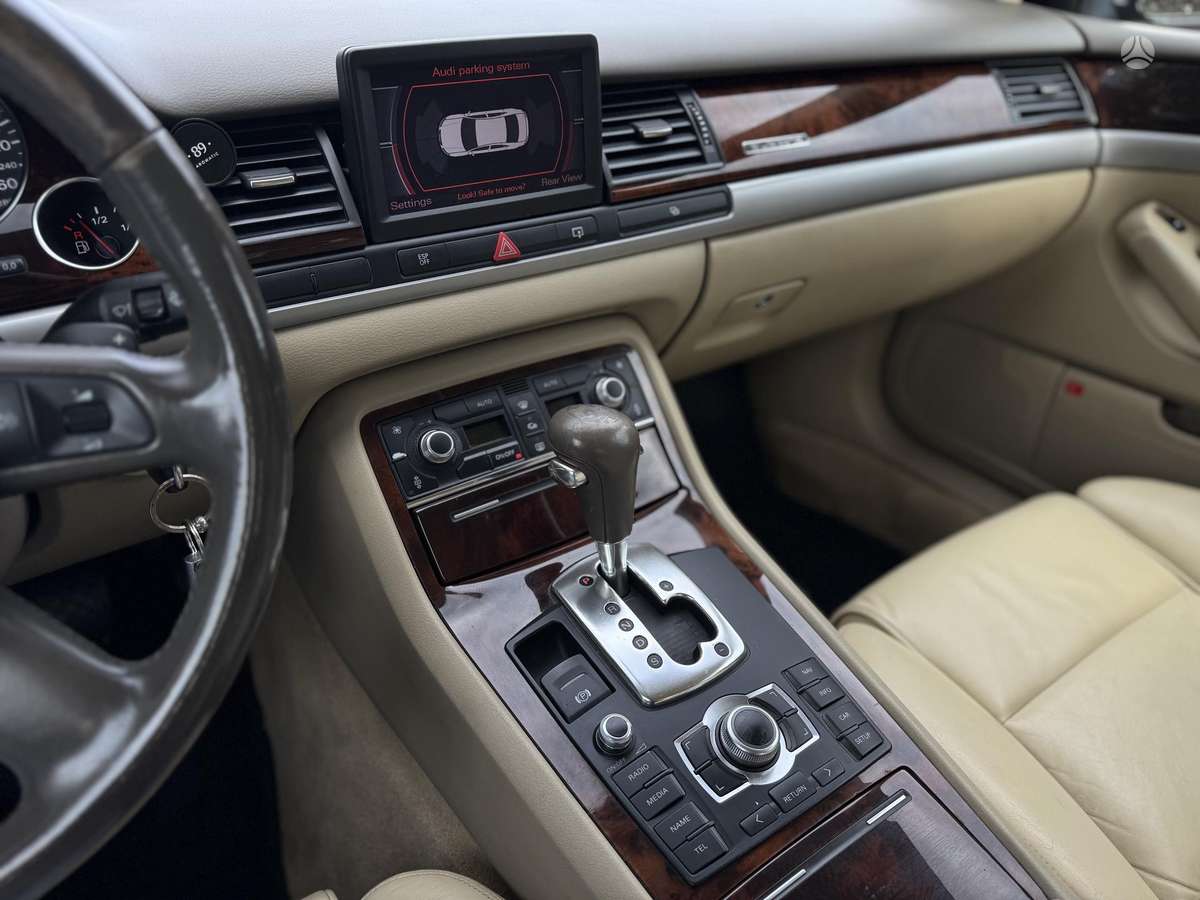Audi A8 - 5