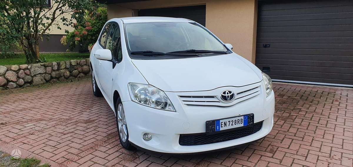 Toyota Auris - 1