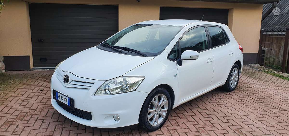Toyota Auris - 2