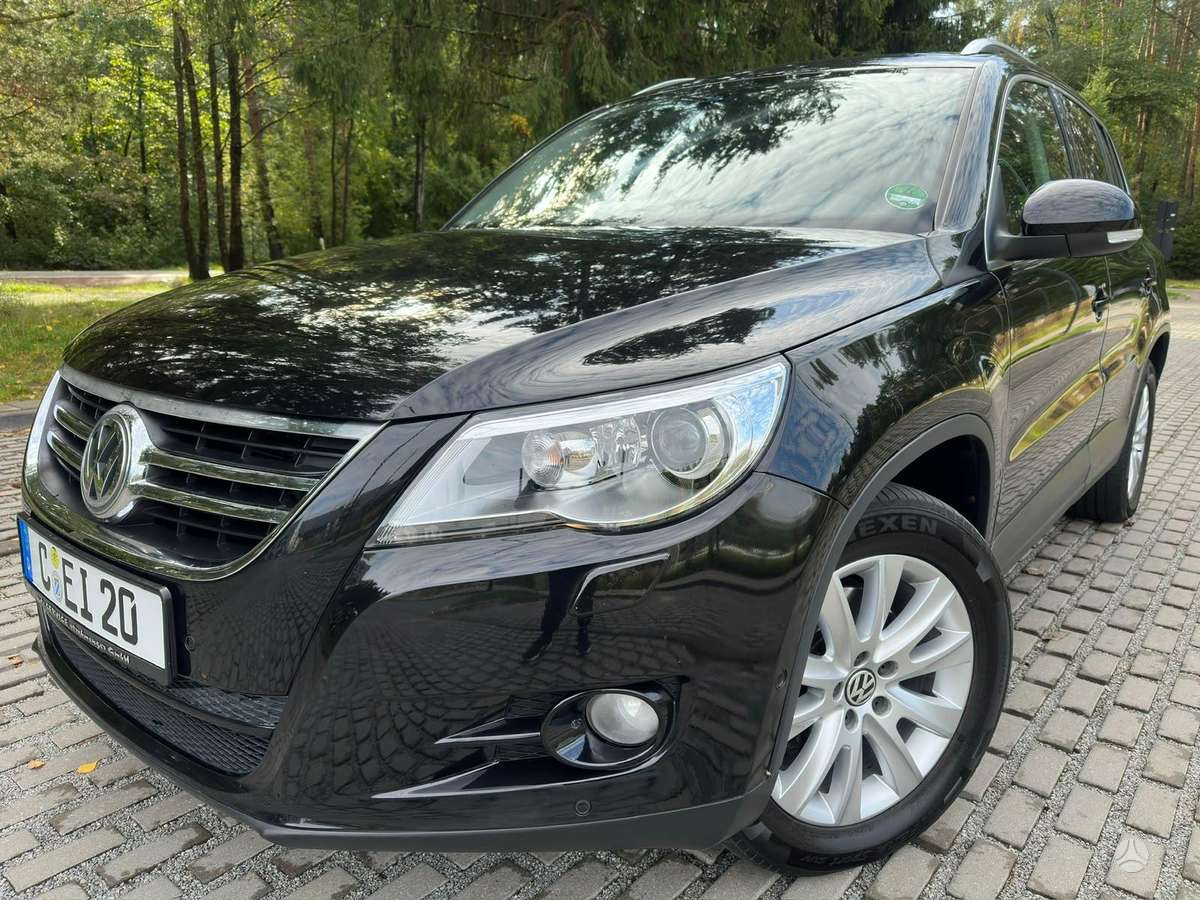 Volkswagen Tiguan - 1
