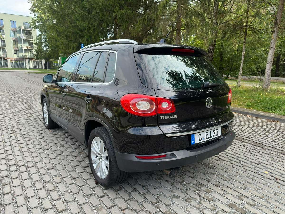 Volkswagen Tiguan - 4