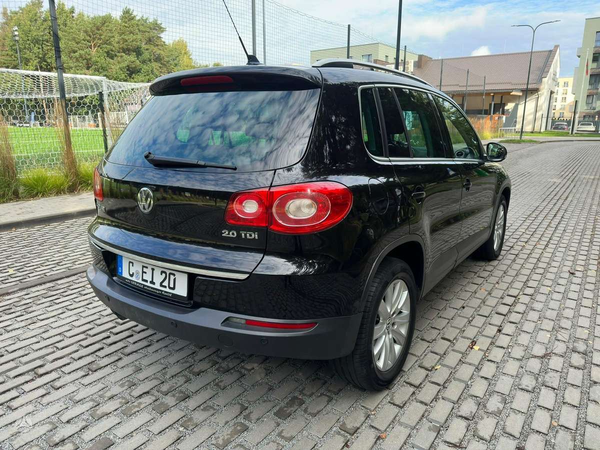 Volkswagen Tiguan - 10